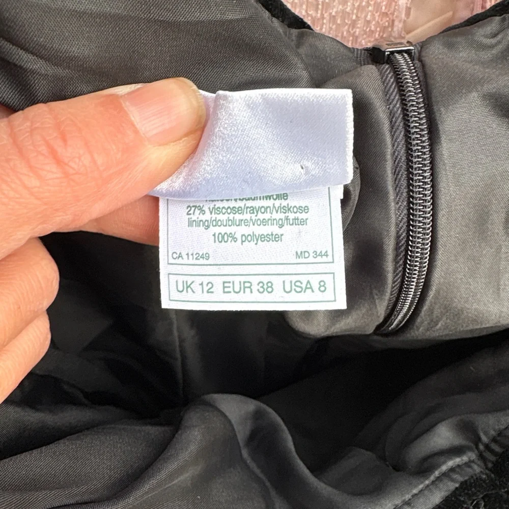 Classic Black Velvet Bow Dress - Picture 4 of 4